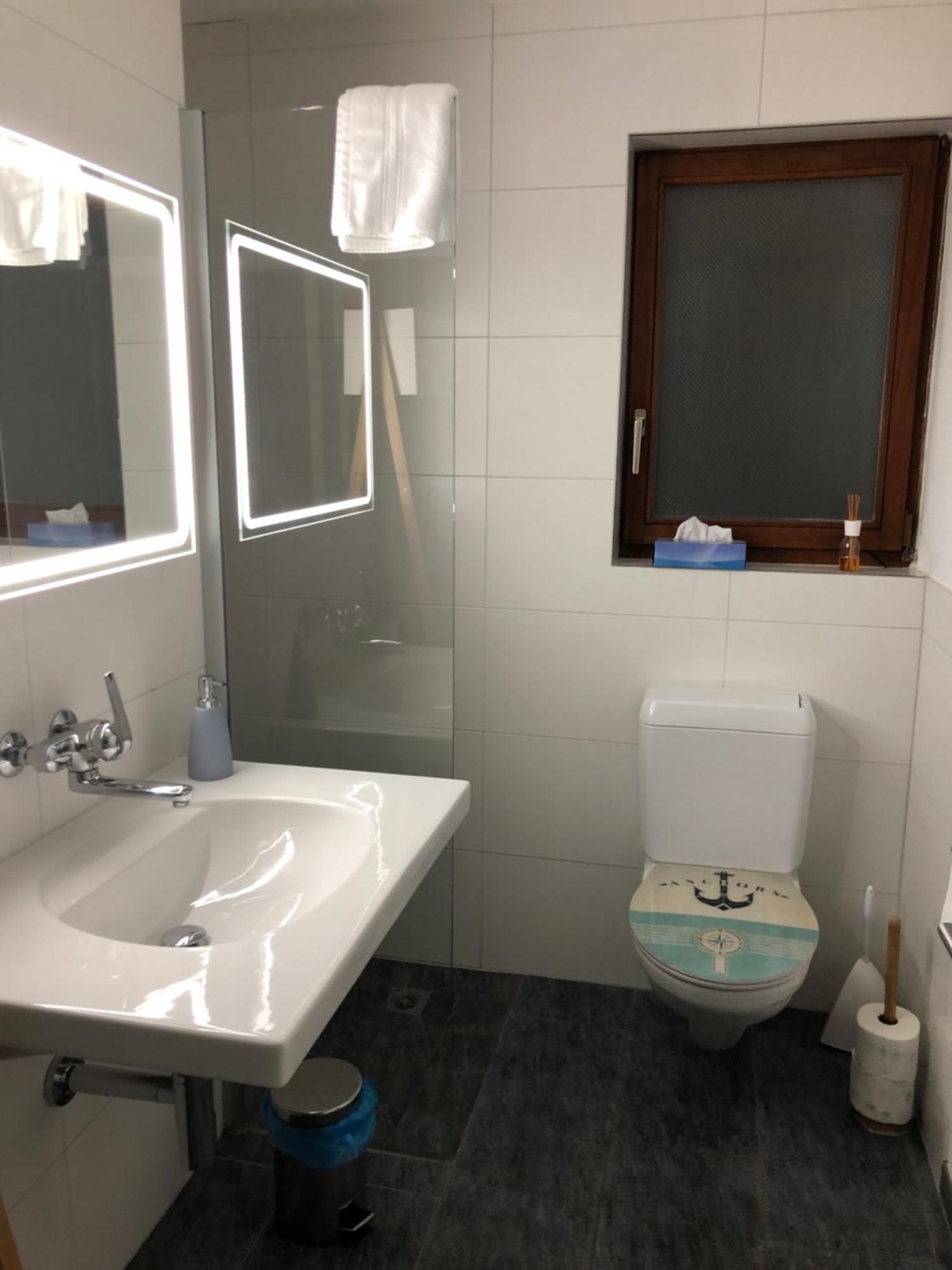 Gaestezimmer Erlinsbach Bei Aarau, Zwischen Aare Und Jura Niedererlinsbach エクステリア 写真